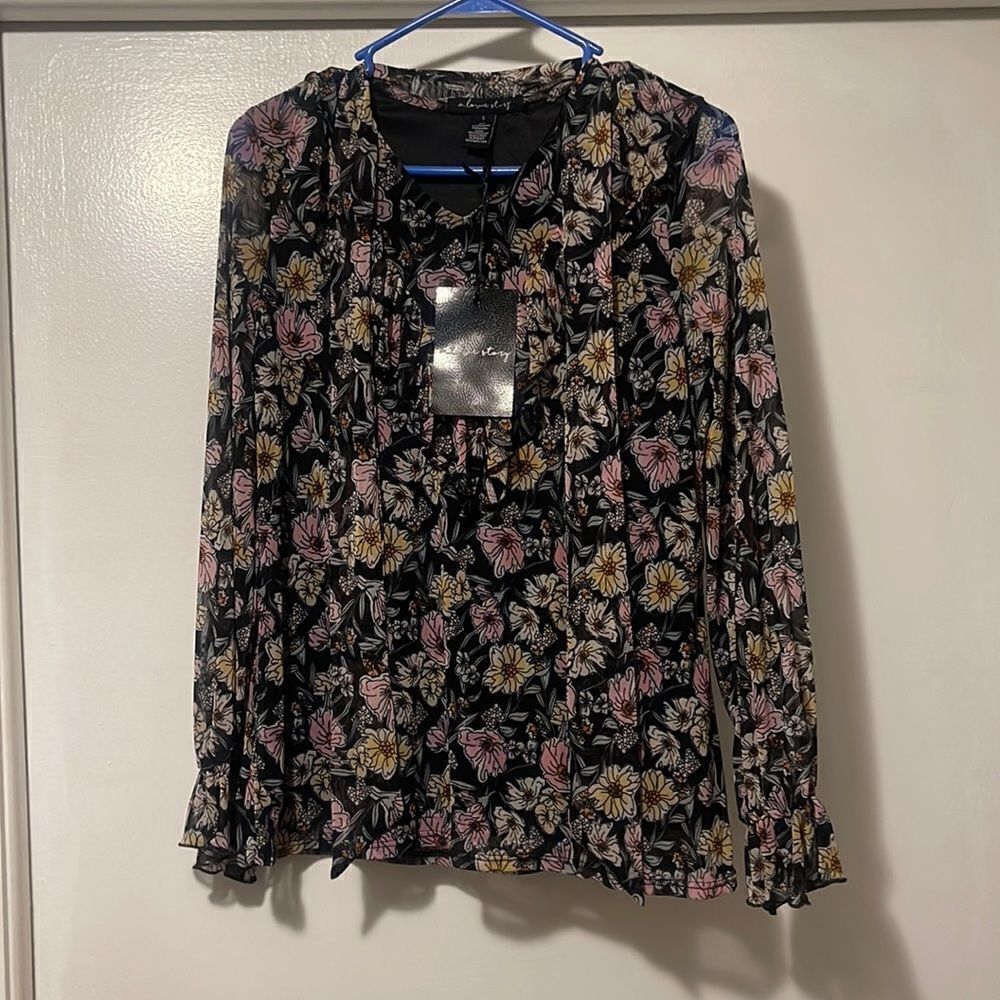 COPY - NWT A love story blouse small
